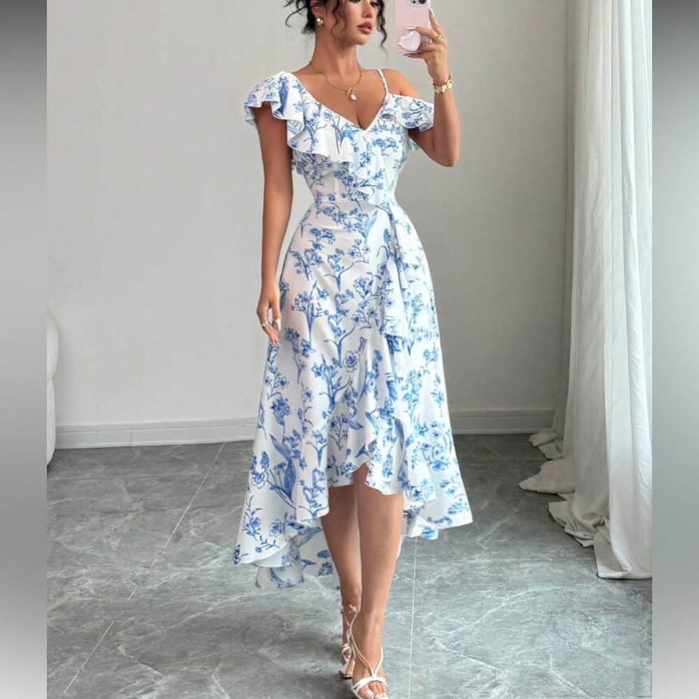 Elegant Blue Floral Maxi Dress - Picture 2 of 6